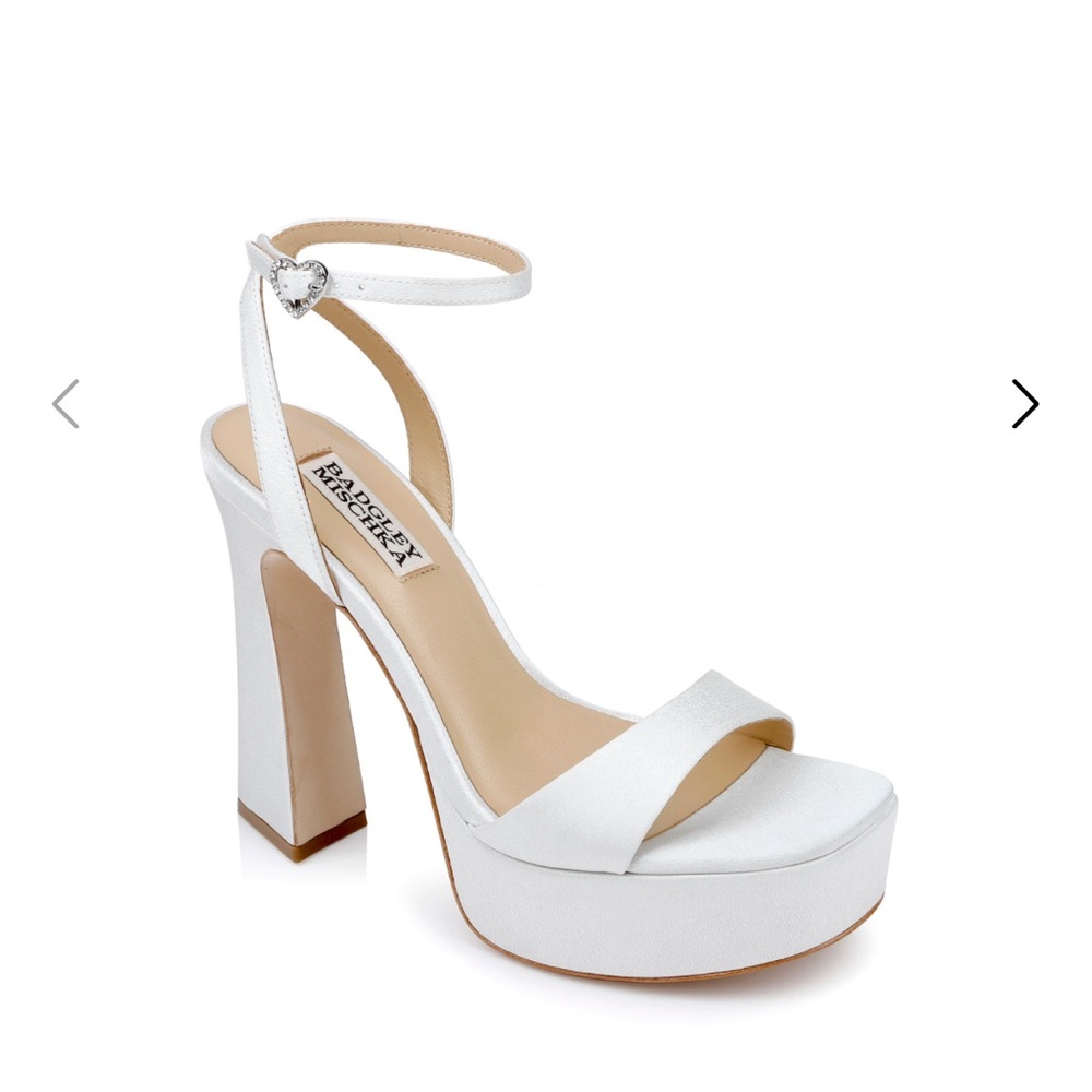 caia platform sandals with heart shaped buckle - size 7 - soft white